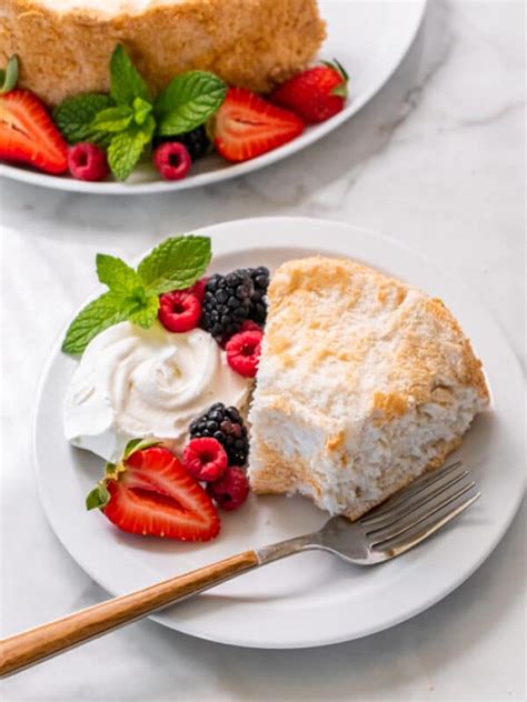 Healthy Angel Food Cake Low Carb Low Calorie Skinny Fitalicious