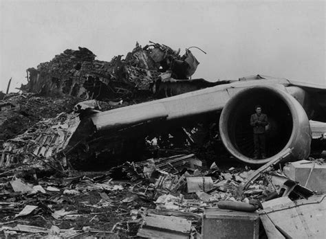 Crash of a Boeing 747-121 in Tenerife: 335 killed | Bureau of Aircraft ...