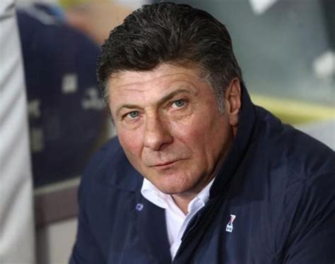 Cagliari lutto per il mister rossoblù Walter Mazzarri è morta la