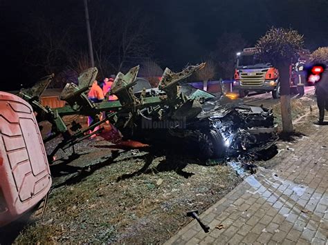 Local Tanarul Care A Intrat Cu Mercedesul In Plugul Unui Tractor Era