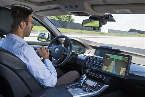 Ab 2022 ist automatisches Autofahren auf der Autobahn möglich Magazin