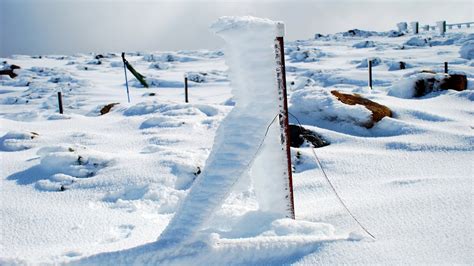 Mount Wellington Snow / Snow On Mount Wellington, Tasmania Stock Photo ...