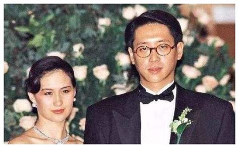 1993年，已经嫁给许晋亨的何超琼，为何执意要为陈百强扶灵？ 财经头条