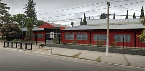 Salvaje Ataque De Una Patota A Un Alumno A La Salida De Un Colegio En