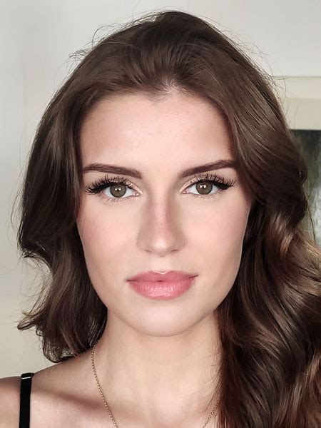 Tereza Med - MODELKY A HOSTESKY D.F.C. FASHION CLUB - MODELINGOVÁ AGENTURA