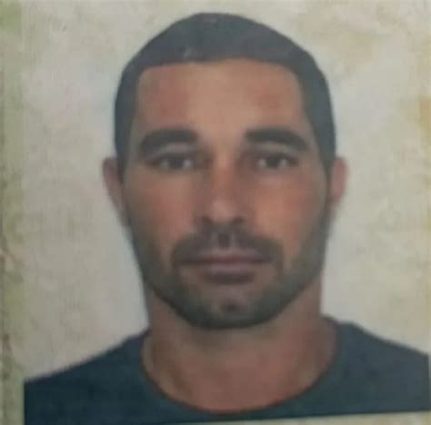 A Gazeta Homem é Assassinado No Meio Da Rua Em Ilha Dos Ayres Vila Velha