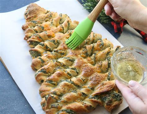 Pizza Dough Spinach Dip Christmas Tree Recipe Spinach Dip Stuffed Crescent Roll Christmas Tree