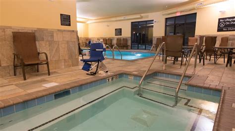 Hampton Inn & Suites Northwest Bismarck, ND