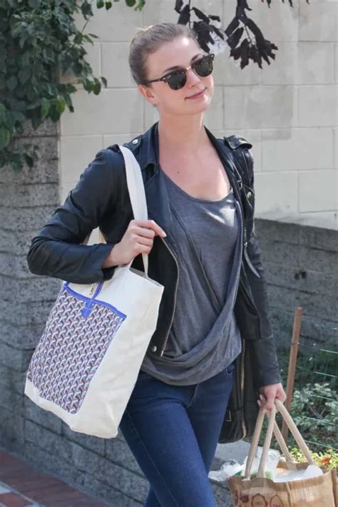 Emily VanCamp Sexy And Hot Bikini Pictures Woophy