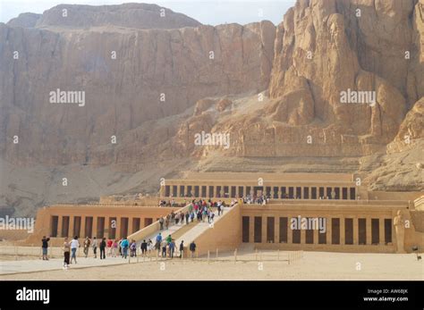 Tempio Di Hatshepsut Un Tempio Mortuario Che Commemora Il Regno Della