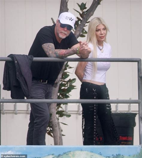 Tori Spelling Reunites With Estranged Husband Dean Mcdermott After