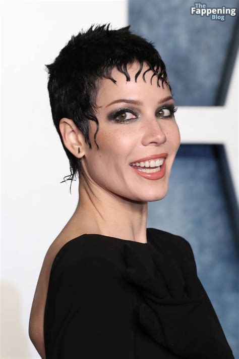 Halsey Nude Tits 39 Photos The Fappening Stars