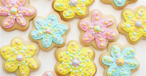 How To Decorate Flower Cookies The Easy Way! - Party Ideas | Party ...