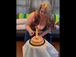 BBW Eating Cake And Licking Frosting Off A Dildo Pornhub