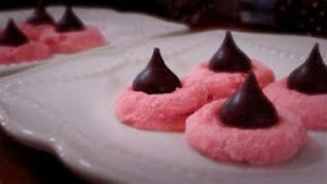 Cherry Chocolate Kiss Cookies - Valentine Kisses Recipe - Food.com