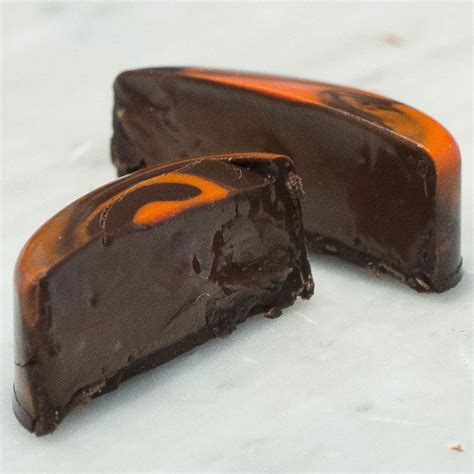 Burnt Caramel - Victoria Amores