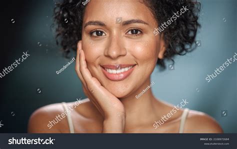 14 695 Latina Face Model Images Stock Photos 3D Objects Vectors Shutterstock