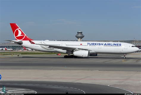 TC LOA Turkish Airlines Airbus A330 343 Photo by Adolfo Bento de Urquía