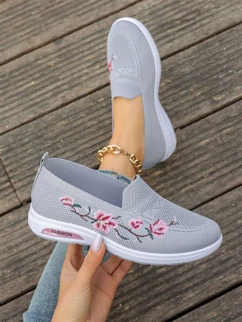 Soft Bottom Fashionable Embroidered Women's Sports Casual Shoes With Breathable Fabric en 2024 ...