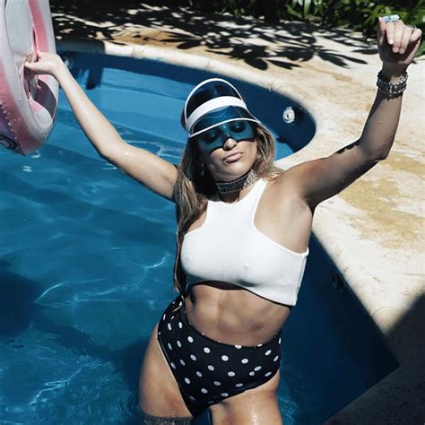 Naked Marian García Farjat Added 11 04 2017 by Manuros72