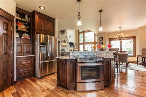 Rustic Alder Wood Kitchen Cabinets - JC Huffman