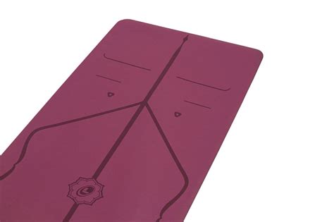 Original Liforme Yoga Mat - Maroon | Unrivalled Grip & Alignment System