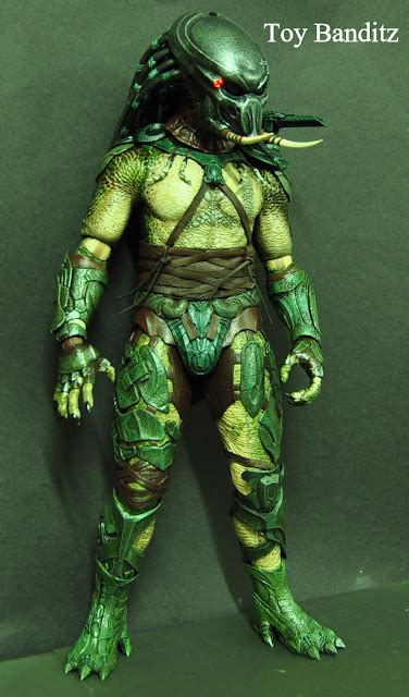 Toy Banditz Tracker Predator From Hot Toys