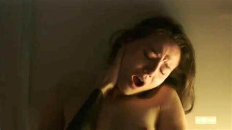 Naked Karelle Tremblay in Unité