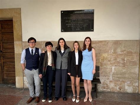 Un Equipo De Estudiantes La Universidad De Oviedo Competirá En