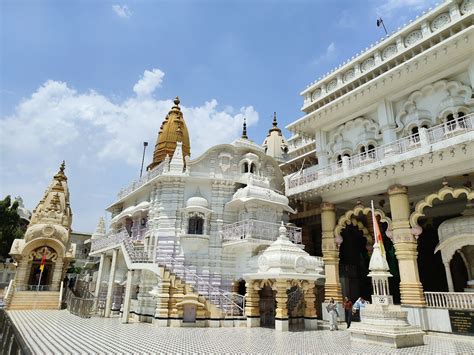 Chhatarpur Temple Delhi, Pooja, Entry Fee, Aarti Timings