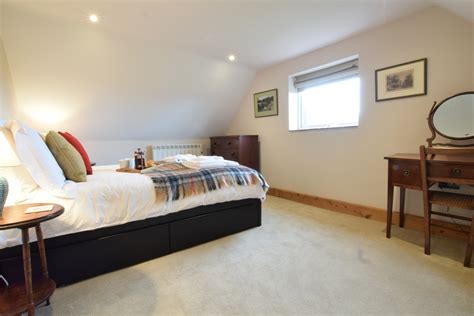1 Tunns Cottages, Rushmere, nr Beccles, Beccles - Dog Friendly Holiday