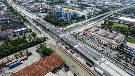 Proyek Pembangunan Jalan Layang Arteri Madukoro Di Semarang Antara Foto