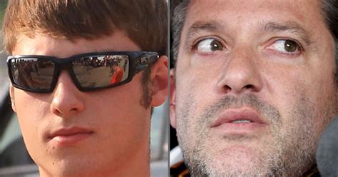 No Charges For Nascar Star Tony Stewart In On Track Death Of Kevin Ward