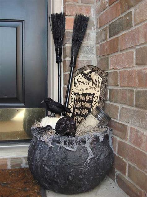 30 Diy Witch Yard Decorations DECOOMO