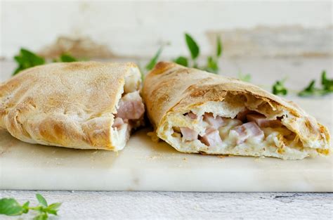 Calzone de jamón y queso cómo hacerlo en casa fácil paso a paso