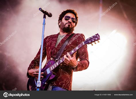 Lenny Kravitz Performing Stage Music Festival – Stock Editorial Photo ...