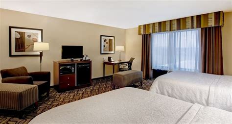 Hampton DeKalb hotel near Northern Illinois University