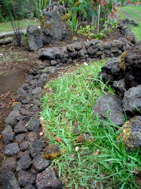 Haysmer Hawaii: Building Lava Rock Walls (Intuitively)