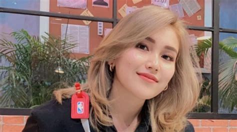 6 Artis Indonesia Dengan Followers Instagram Terbanyak Ayu Ting Ting