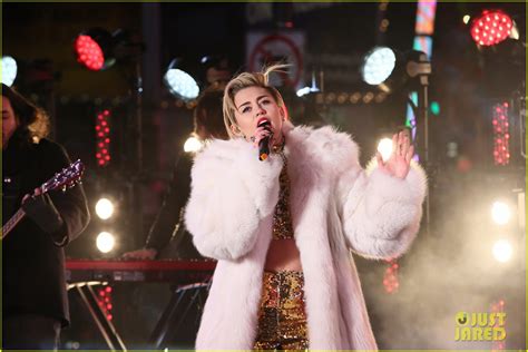 Miley Cyrus: New Year's Eve 2014 Performance - WATCH NOW!: Photo 3020767 | Miley Cyrus Pictures ...