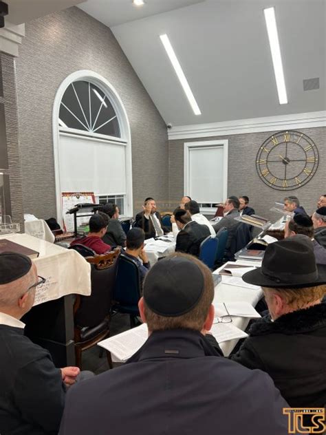 PHOTOS Hoshana Rabba Learning Program At Rabbi Rotbergs Shul In Toms