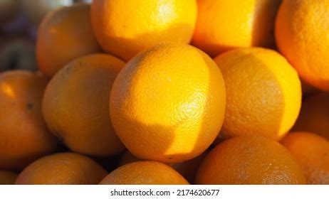 Sunkist Oranges Larger Than Mandarin Oranges Stock Photo 2174620677 ...