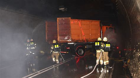 Feuer im Perjentunnel Übungsszenario der Feuerwehren Landeck und Zams