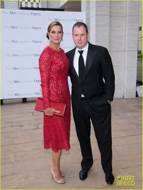 Who Is Brooke Shields Husband Get To Know Chris Henchy And Their 25