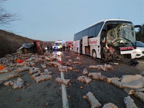 Tekirdağ da kamyon ile otobüs çarpıştı