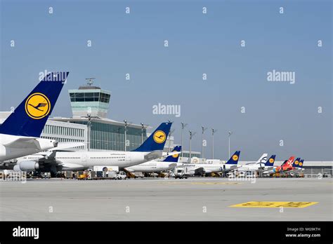 Übersicht Aussicht Terminal 2 Satellit Lufthansa Line Up