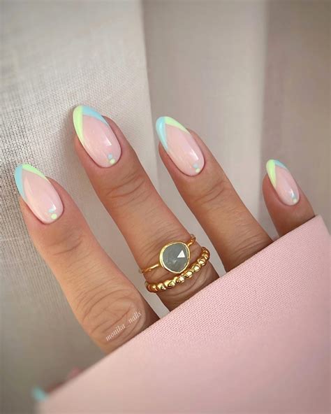 15 Cute And Simple Spring Nail Art Ideas Wonder Forest