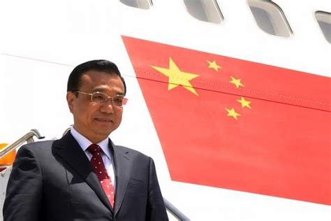 Jelang Pemakaman Li Keqiang China Kibarkan Bendera Setengah Tiang