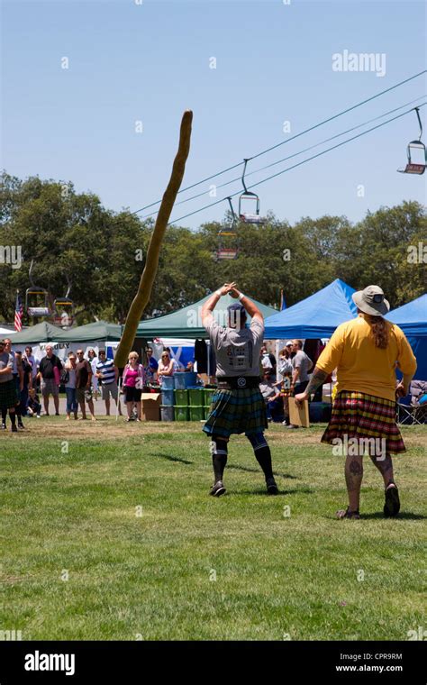 Caber toss hi-res stock photography and images - Alamy