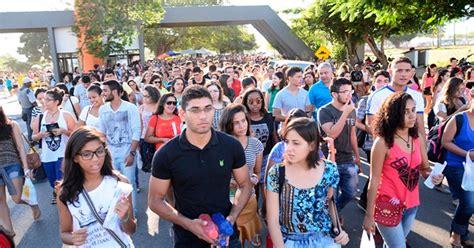 G1 Mais de três mil candidatos faltam ao 1º dia de provas da Uefs